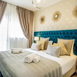  Appartement Gaze Out At The In A Retro-chic Getaway